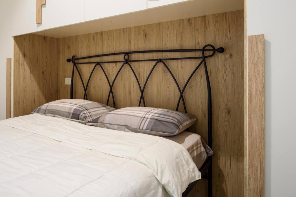 Ferienwohnung Stazione Treni - Wi-Fi & Netflix Cozy Space Salerno Exterior foto