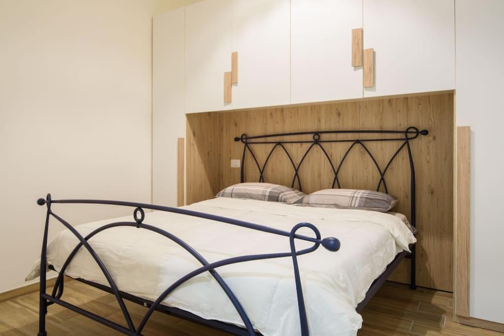 Ferienwohnung Stazione Treni - Wi-Fi & Netflix Cozy Space Salerno Exterior foto